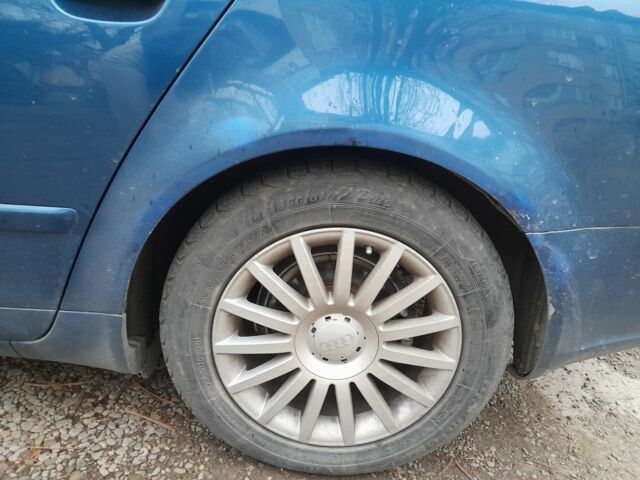 Синій Ауді А4, об'ємом двигуна 2 л та пробігом 384 тис. км за 5300 $, фото 2 на Automoto.ua