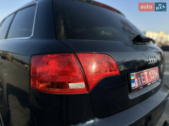 Синий Ауди А4, объемом двигателя 1.8 л и пробегом 266 тыс. км за 7400 $, фото 15 на Automoto.ua