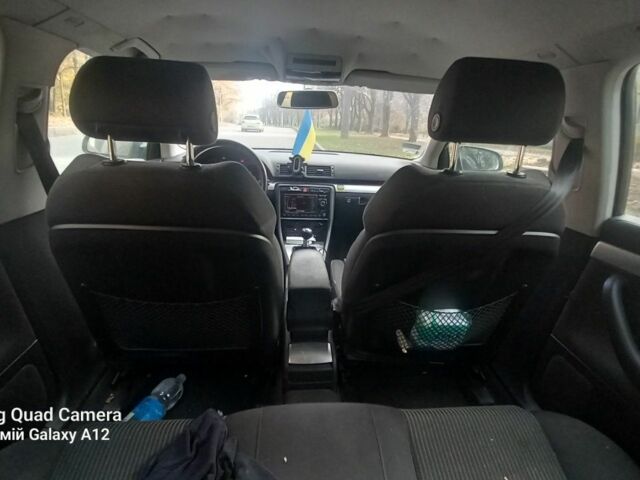 Синий Ауди А4, объемом двигателя 2 л и пробегом 313 тыс. км за 3300 $, фото 7 на Automoto.ua