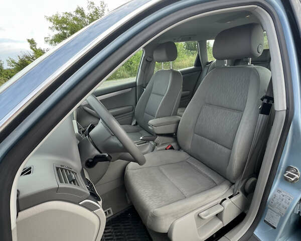 Синій Ауді А4, об'ємом двигуна 2 л та пробігом 210 тис. км за 6600 $, фото 71 на Automoto.ua