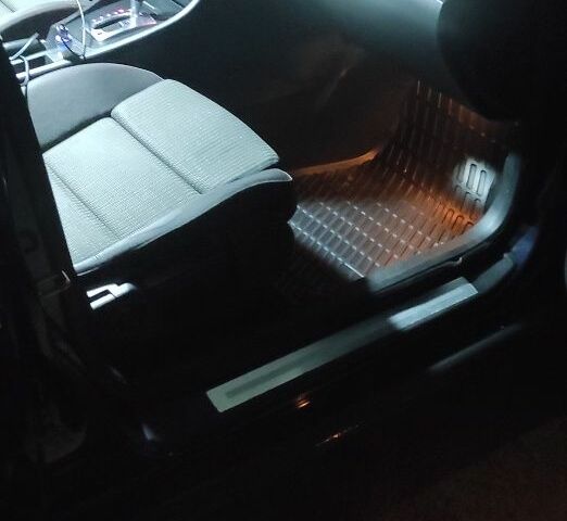 Синій Ауді А4, об'ємом двигуна 2 л та пробігом 320 тис. км за 3813 $, фото 4 на Automoto.ua