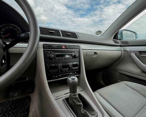 Синій Ауді А4, об'ємом двигуна 2 л та пробігом 210 тис. км за 6600 $, фото 21 на Automoto.ua