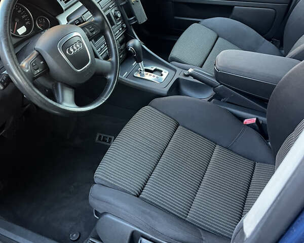 Синій Ауді А4, об'ємом двигуна 2 л та пробігом 290 тис. км за 6850 $, фото 1 на Automoto.ua