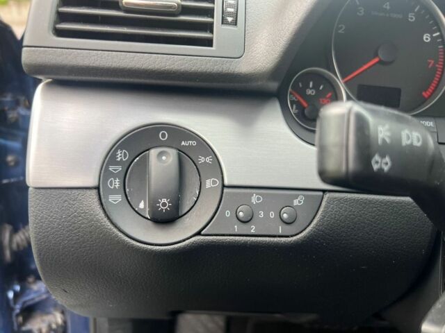 Синій Ауді А4, об'ємом двигуна 2 л та пробігом 290 тис. км за 6850 $, фото 18 на Automoto.ua
