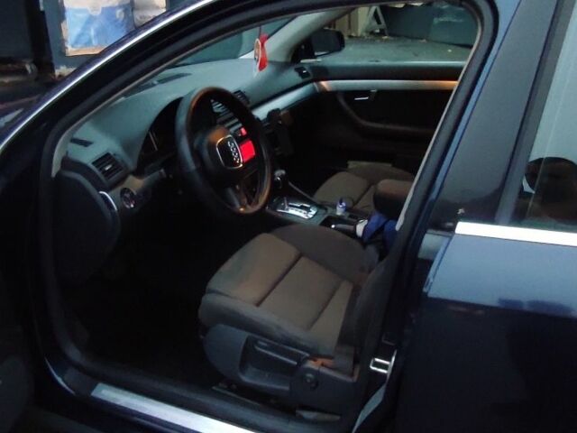 Синій Ауді А4, об'ємом двигуна 2 л та пробігом 320 тис. км за 3813 $, фото 6 на Automoto.ua