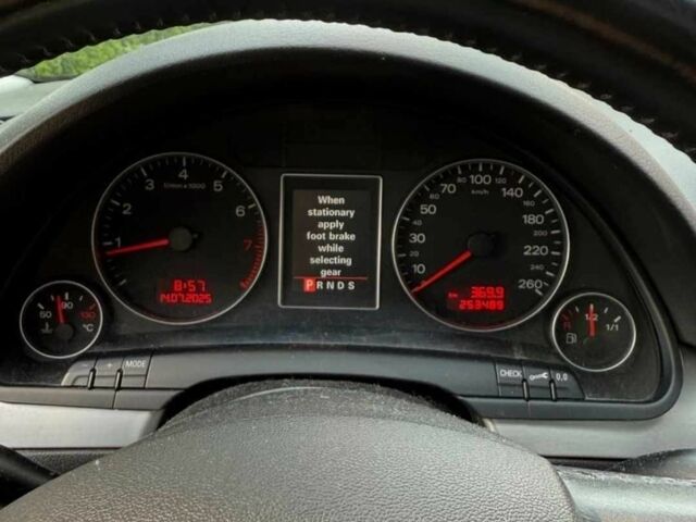 Синий Ауди А4, объемом двигателя 2 л и пробегом 253 тыс. км за 6200 $, фото 6 на Automoto.ua