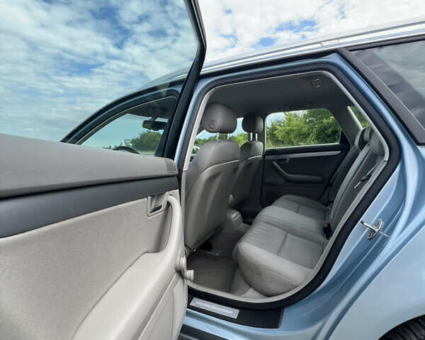 Синій Ауді А4, об'ємом двигуна 2 л та пробігом 210 тис. км за 6600 $, фото 69 на Automoto.ua