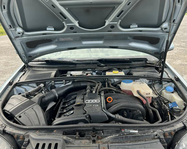 Синій Ауді А4, об'ємом двигуна 2 л та пробігом 210 тис. км за 6600 $, фото 58 на Automoto.ua