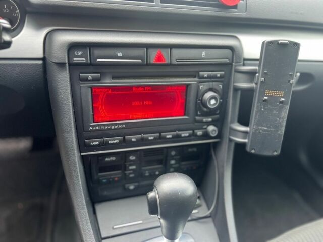 Синій Ауді А4, об'ємом двигуна 2 л та пробігом 290 тис. км за 6850 $, фото 21 на Automoto.ua