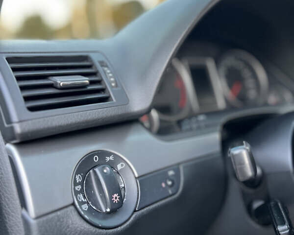 Ауді А4 2006 у Гадяче на Automoto.ua Синій Ауді А4, об'ємом двигуна 2 л та пробігом 318 тис. км за 6700 $, фото 22 на Automoto.ua