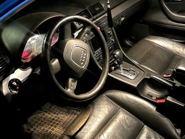 Синій Ауді А4, об'ємом двигуна 2 л та пробігом 260 тис. км за 7000 $, фото 3 на Automoto.ua