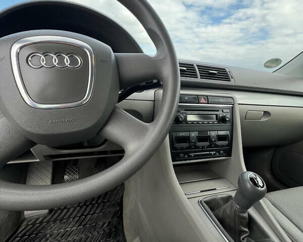 Синій Ауді А4, об'ємом двигуна 2 л та пробігом 210 тис. км за 6600 $, фото 22 на Automoto.ua