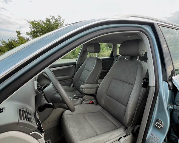 Синій Ауді А4, об'ємом двигуна 2 л та пробігом 210 тис. км за 6600 $, фото 43 на Automoto.ua