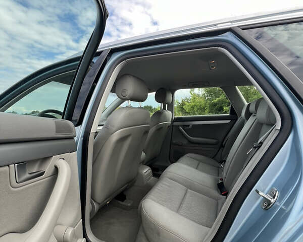 Синій Ауді А4, об'ємом двигуна 2 л та пробігом 210 тис. км за 6600 $, фото 1 на Automoto.ua