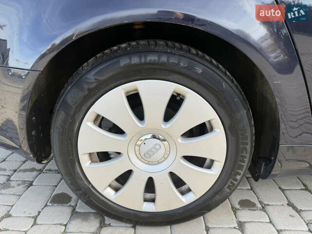 Синий Ауди А4, объемом двигателя 2 л и пробегом 290 тыс. км за 6500 $, фото 15 на Automoto.ua