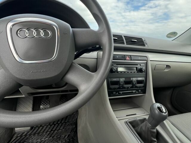 Синій Ауді А4, об'ємом двигуна 2 л та пробігом 200 тис. км за 6700 $, фото 5 на Automoto.ua