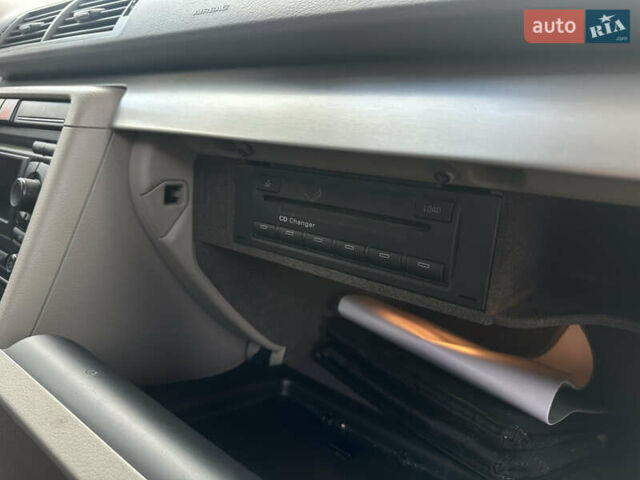 Синий Ауди А4, объемом двигателя 2 л и пробегом 206 тыс. км за 7200 $, фото 52 на Automoto.ua