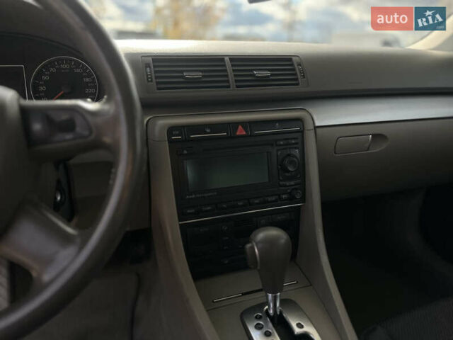 Синий Ауди А4, объемом двигателя 2 л и пробегом 206 тыс. км за 7200 $, фото 31 на Automoto.ua