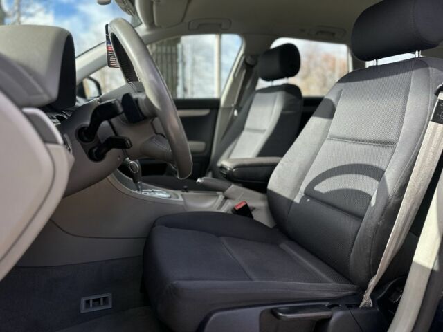 Синій Ауді А4, об'ємом двигуна 2 л та пробігом 206 тис. км за 7200 $, фото 6 на Automoto.ua