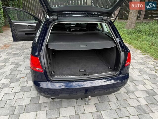Синий Ауди А4, объемом двигателя 2 л и пробегом 201 тыс. км за 7600 $, фото 7 на Automoto.ua