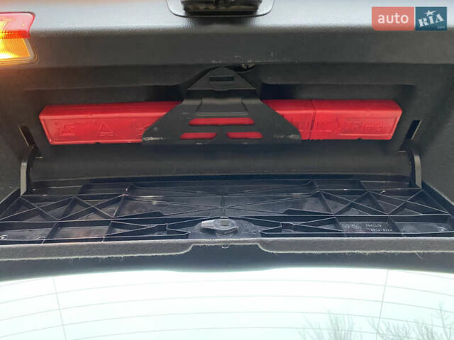 Синий Ауди А4, объемом двигателя 1.97 л и пробегом 281 тыс. км за 8000 $, фото 12 на Automoto.ua