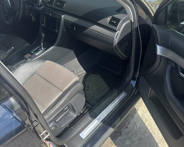 Синій Ауді А4, об'ємом двигуна 1.98 л та пробігом 300 тис. км за 7200 $, фото 6 на Automoto.ua