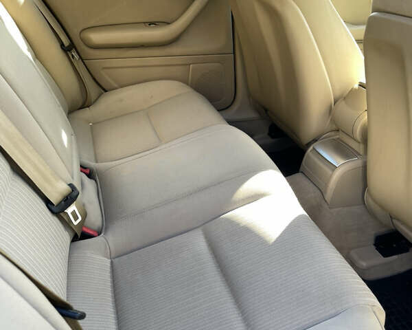 Синій Ауді А4, об'ємом двигуна 2 л та пробігом 345 тис. км за 6900 $, фото 11 на Automoto.ua