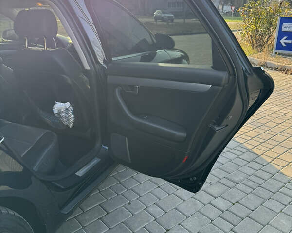 Синий Ауди А4, объемом двигателя 1.98 л и пробегом 300 тыс. км за 8000 $, фото 8 на Automoto.ua