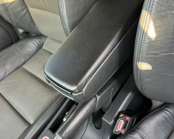 Синий Ауди А4, объемом двигателя 1.98 л и пробегом 300 тыс. км за 8000 $, фото 23 на Automoto.ua