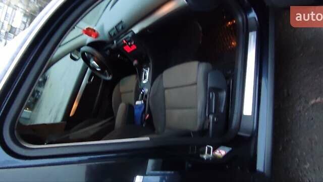 Синій Ауді А4, об'ємом двигуна 2 л та пробігом 320 тис. км за 3900 $, фото 16 на Automoto.ua