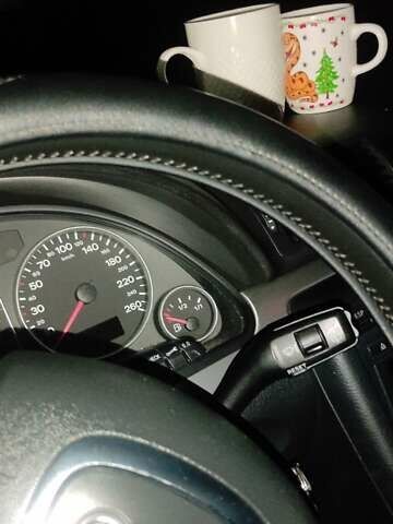 Синій Ауді А4, об'ємом двигуна 2 л та пробігом 320 тис. км за 3900 $, фото 10 на Automoto.ua