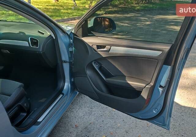 Синий Ауди А4, объемом двигателя 2.7 л и пробегом 250 тыс. км за 8850 $, фото 25 на Automoto.ua