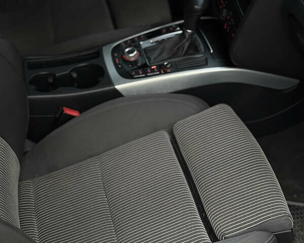 Синій Ауді А4, об'ємом двигуна 2.7 л та пробігом 296 тис. км за 7900 $, фото 28 на Automoto.ua