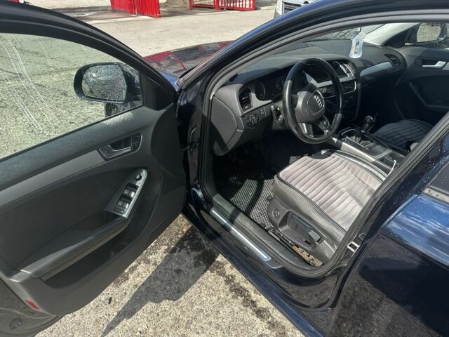 Синий Ауди А4, объемом двигателя 2 л и пробегом 320 тыс. км за 9200 $, фото 6 на Automoto.ua