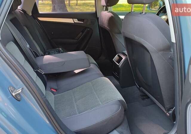 Синий Ауди А4, объемом двигателя 2.7 л и пробегом 250 тыс. км за 8850 $, фото 27 на Automoto.ua
