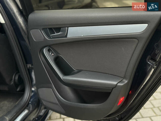 Синій Ауді А4, об'ємом двигуна 2.7 л та пробігом 296 тис. км за 7900 $, фото 16 на Automoto.ua