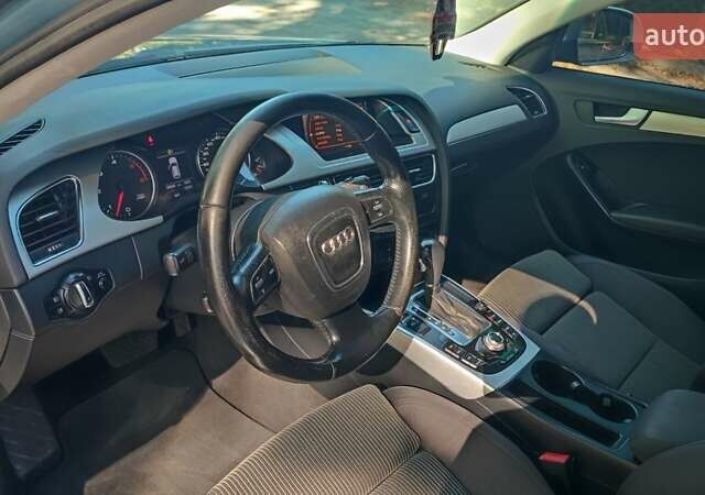 Синий Ауди А4, объемом двигателя 2.7 л и пробегом 250 тыс. км за 8850 $, фото 19 на Automoto.ua