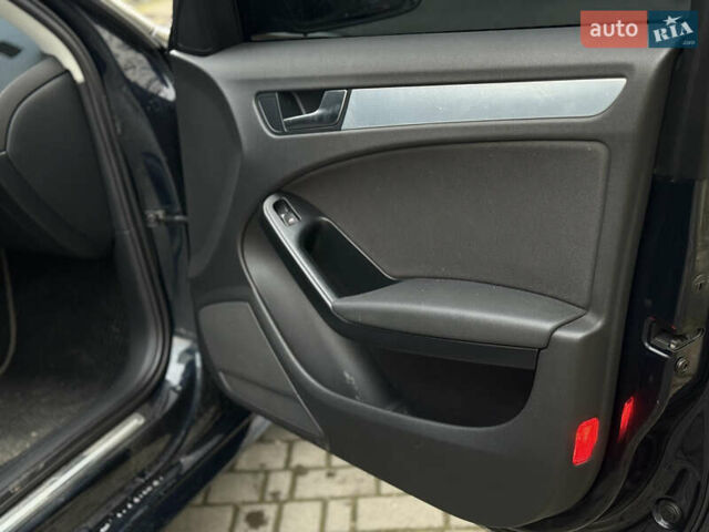 Синій Ауді А4, об'ємом двигуна 2.7 л та пробігом 296 тис. км за 7900 $, фото 26 на Automoto.ua