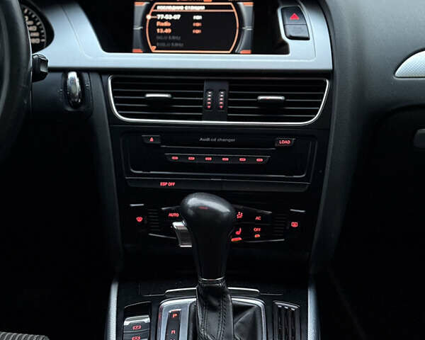 Синій Ауді А4, об'ємом двигуна 2.7 л та пробігом 296 тис. км за 7900 $, фото 18 на Automoto.ua