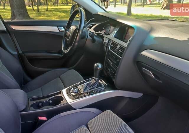 Синий Ауди А4, объемом двигателя 2.7 л и пробегом 250 тыс. км за 8850 $, фото 23 на Automoto.ua