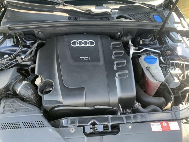 Синий Ауди А4, объемом двигателя 2 л и пробегом 255 тыс. км за 11100 $, фото 6 на Automoto.ua