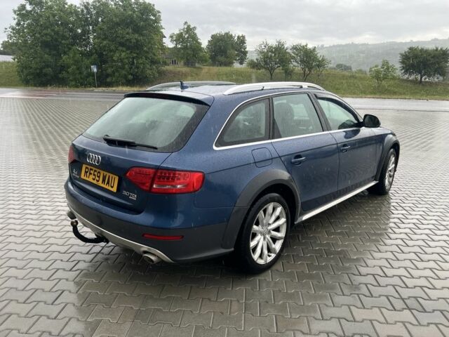 Синий Ауди А4, объемом двигателя 3 л и пробегом 220 тыс. км за 4967 $, фото 1 на Automoto.ua