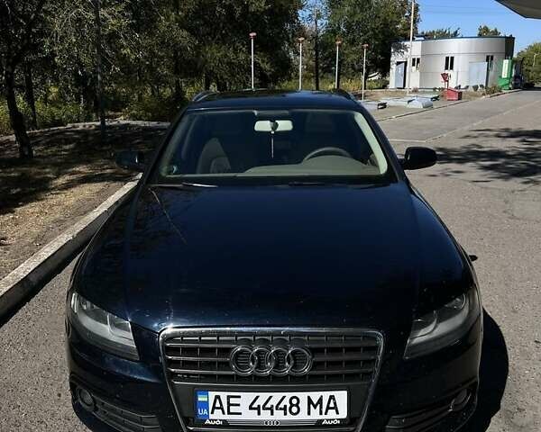 Синий Ауди А4, объемом двигателя 2 л и пробегом 420 тыс. км за 6000 $, фото 1 на Automoto.ua