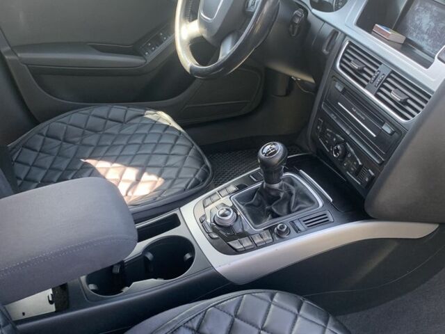 Синий Ауди А4, объемом двигателя 2 л и пробегом 255 тыс. км за 11100 $, фото 4 на Automoto.ua