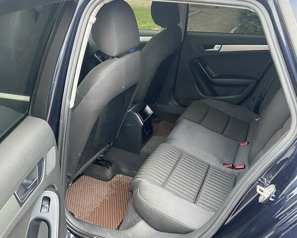 Синий Ауди А4, объемом двигателя 2 л и пробегом 275 тыс. км за 9400 $, фото 12 на Automoto.ua
