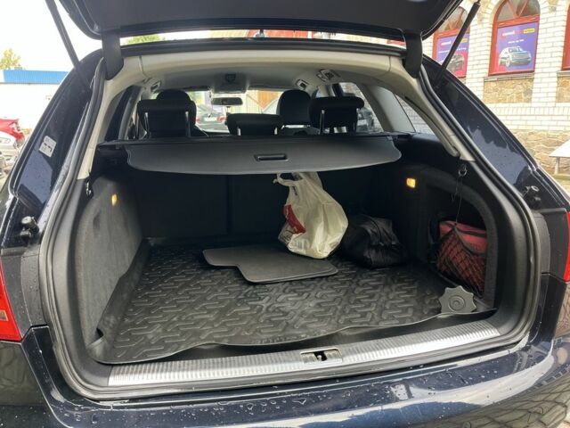 Синій Ауді А4, об'ємом двигуна 2 л та пробігом 317 тис. км за 10500 $, фото 22 на Automoto.ua