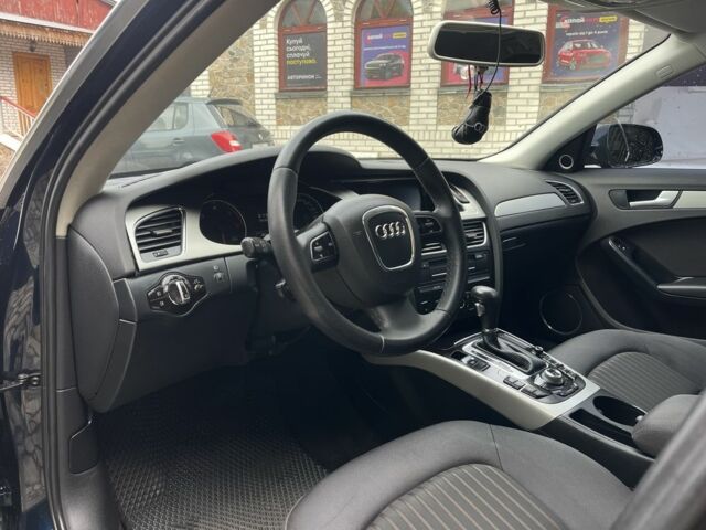 Синій Ауді А4, об'ємом двигуна 2 л та пробігом 317 тис. км за 10500 $, фото 11 на Automoto.ua