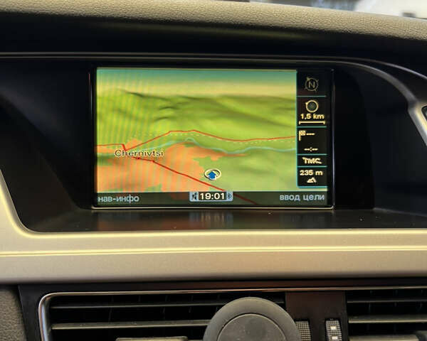 Синій Ауді А4, об'ємом двигуна 2 л та пробігом 299 тис. км за 10000 $, фото 26 на Automoto.ua