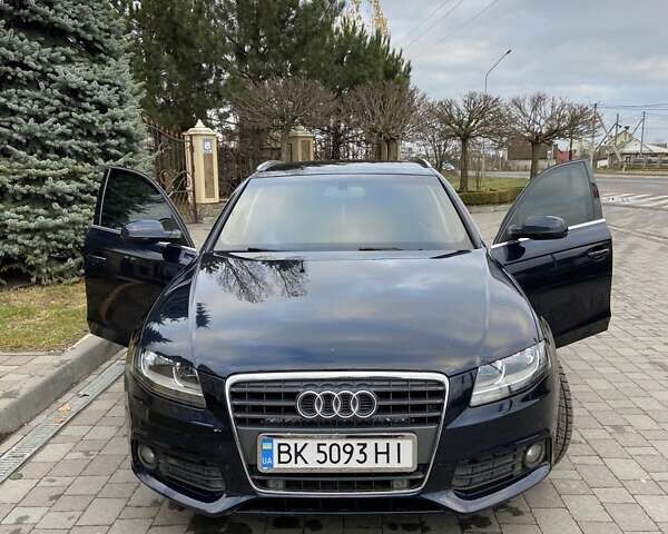 Синий Ауди А4, объемом двигателя 2 л и пробегом 275 тыс. км за 9400 $, фото 1 на Automoto.ua