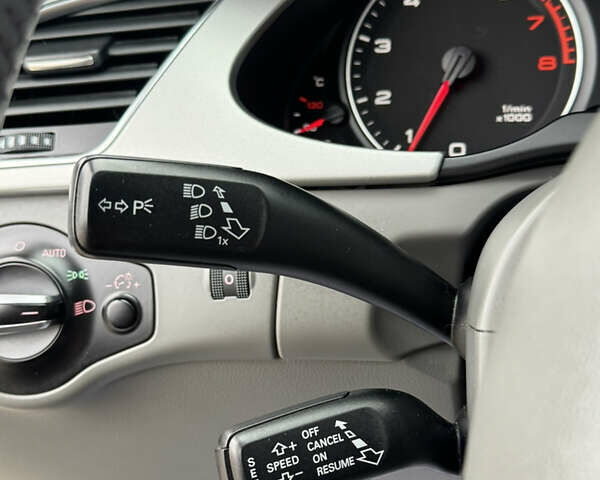 Синий Ауди А4, объемом двигателя 1.8 л и пробегом 240 тыс. км за 8750 $, фото 53 на Automoto.ua